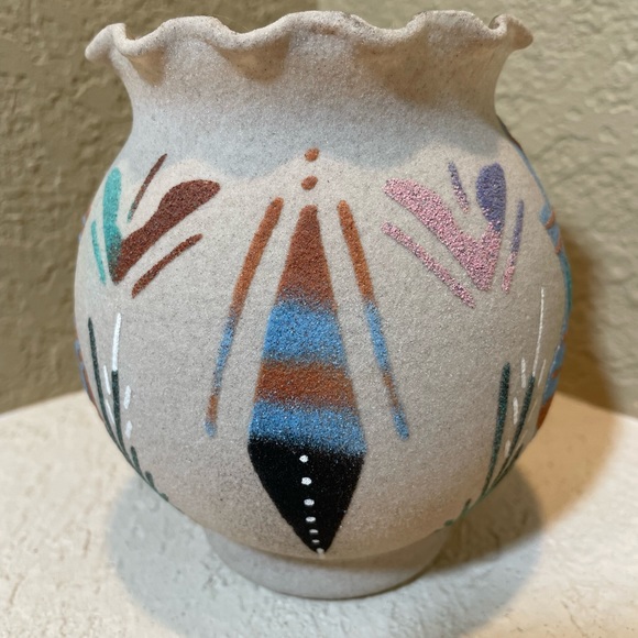 Navajo-Bingo Smith signed Sand Art Vase - Picture 2 of 7